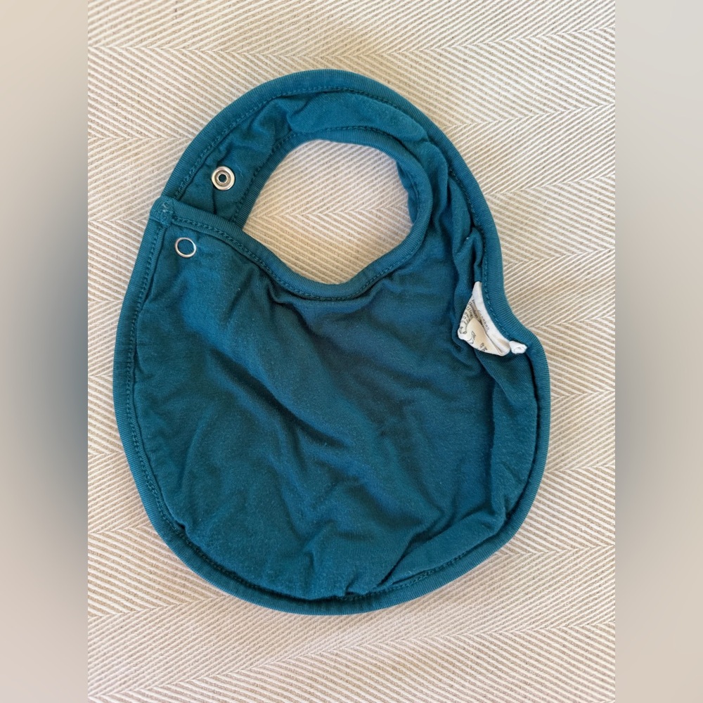 Kyte Baby Loch Bib - Picture 2 of 2